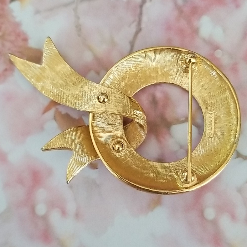 Vintage Mid Century Signed MONET Goldtone Bow Brooch Pin - Picture 10 of 14